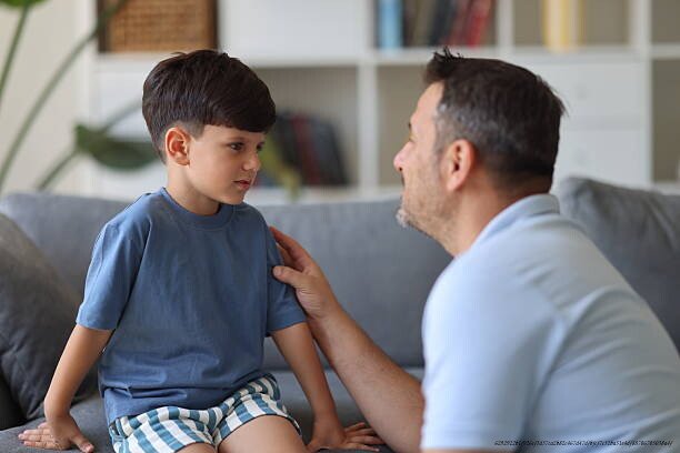 STRATÉGIES POUR AIDER LES ENFANTS DE PARENTS DIVORCÉS À SURMONTER LES DÉFIS 6 Hearing a father’s advice