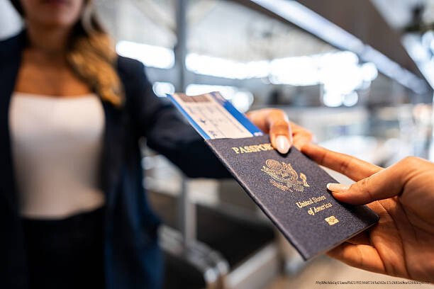 MIGRATION DES TALENTS : COMPRENDRE LE DÉPART DES MEILLEURS ÉLÈVES AFRICAINS 🔥