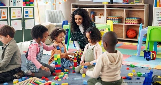ÉCOLE MONTESSORI VS ÉCOLE TRADITIONNELLE : QUEL MODÈLE ÉDUCATIF FAVORISE UN ÉPANOUISSEMENT ADULTE 3 Comparaison des résultats