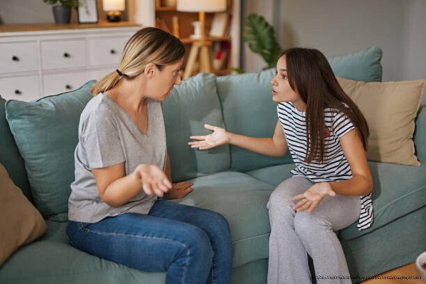 COMMENT ÉTABLIR LE DIALOGUE AVEC UN ADOLESCENT DISTANT SELON LES CONSEILS DES PSYCHOLOGUES 4 Éviter la confrontation