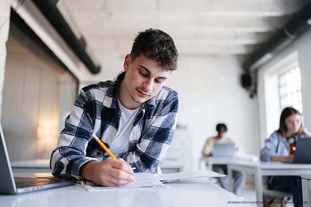 LES LIMITES DES NOTES SCOLAIRES À ÉVALUER L'INTELLIGENCE 4 L'impact de la pression sur les élèves