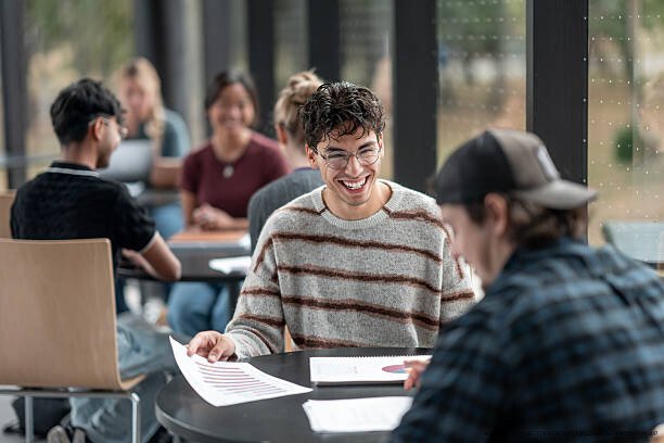 L'ÉCOLE DÉMOCRATIQUE : UN NOUVEAU MODÈLE D'APPRENTISSAGE 2 L'école démocratique