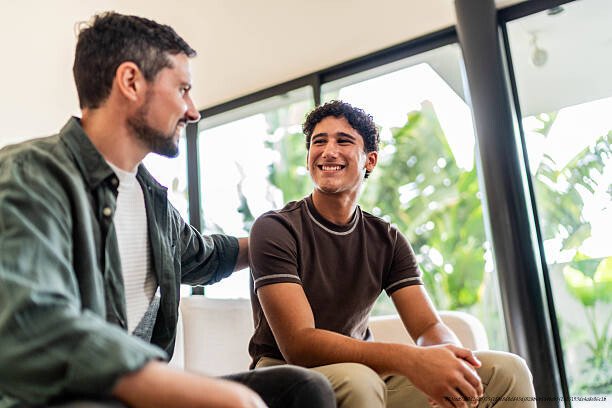 COMMENT ÉTABLIR LE DIALOGUE AVEC UN ADOLESCENT DISTANT SELON LES CONSEILS DES PSYCHOLOGUES 1 Établir le dialogue
