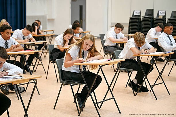 LES SECRETS DU SYSTÈME ÉDUCATIF FINLANDAIS : UNE LEÇON POUR LE MONDE 2 Les Secrets du Système Éducatif