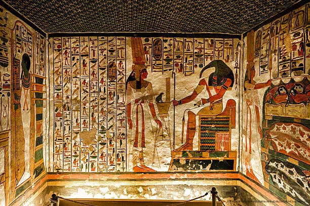 EXPLORATION DES RÉCITS DES ANCIENNES CIVILISATIONS AFRICAINES SUR DES VISITEURS CÉLESTES 9 réflexions futures