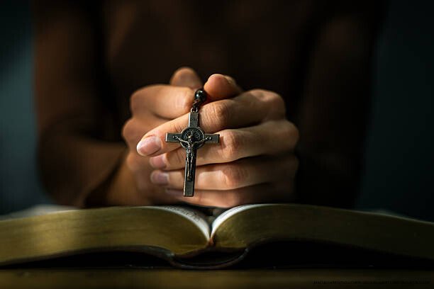 LES PARALLÈLES DES PROPHÉTIES DE L'APOCALYPSE DANS LES TROIS GRANDES RELIGIONS 4 Historiques et Culturelles