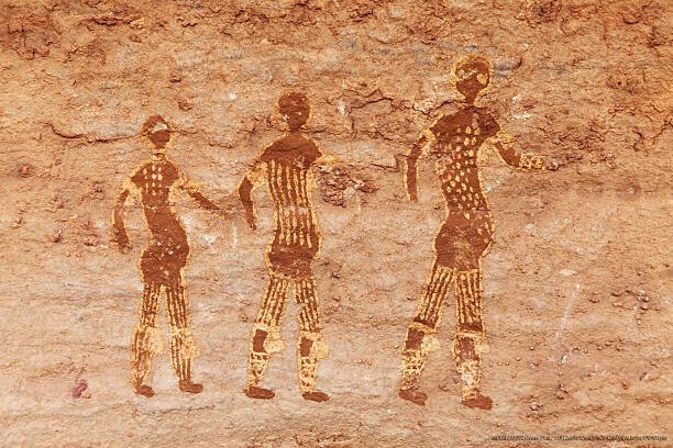 EXPLORATION DES RÉCITS DES ANCIENNES CIVILISATIONS AFRICAINES SUR DES VISITEURS CÉLESTES 6 Famous prehistoric rock paintings of Tassili N’Ajjer, Algeria