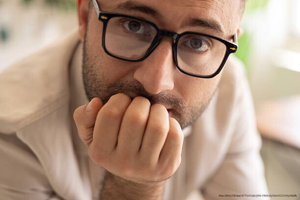 ANXIÉTÉ GÉNÉRALISÉE : COMMENT VIVRE NORMALEMENT QUAND VOTRE CERVEAU EST EN ALERTE PERMANENTE 🔥