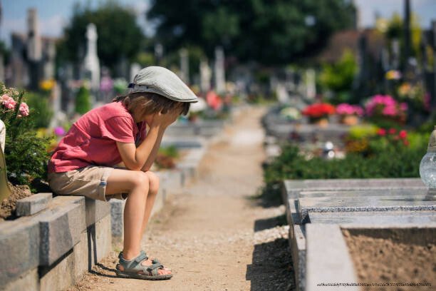 COMMENT DISCUTER DE LA MORT AVEC UN ENFANT : APPROCHE SENSIBLE ET HONNÊTE