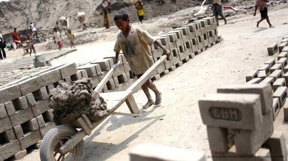 L'ESCLAVE MODERNE : LA RÉALISATION IGNORÉE DE CERTAINS PAYS 5 Engagemments Internationaux